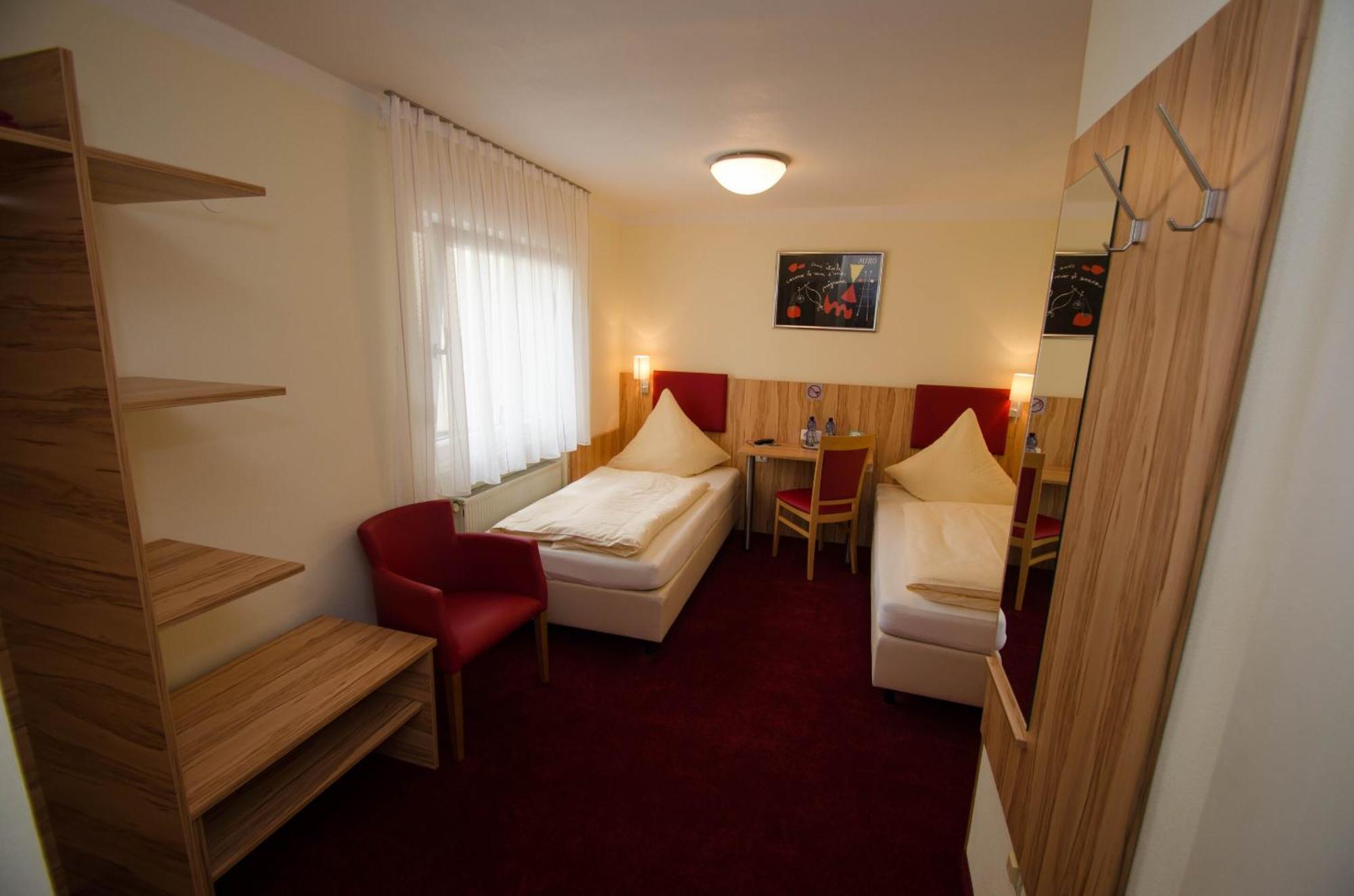 Hotel Koenig Humbert Erlangen Chambre photo