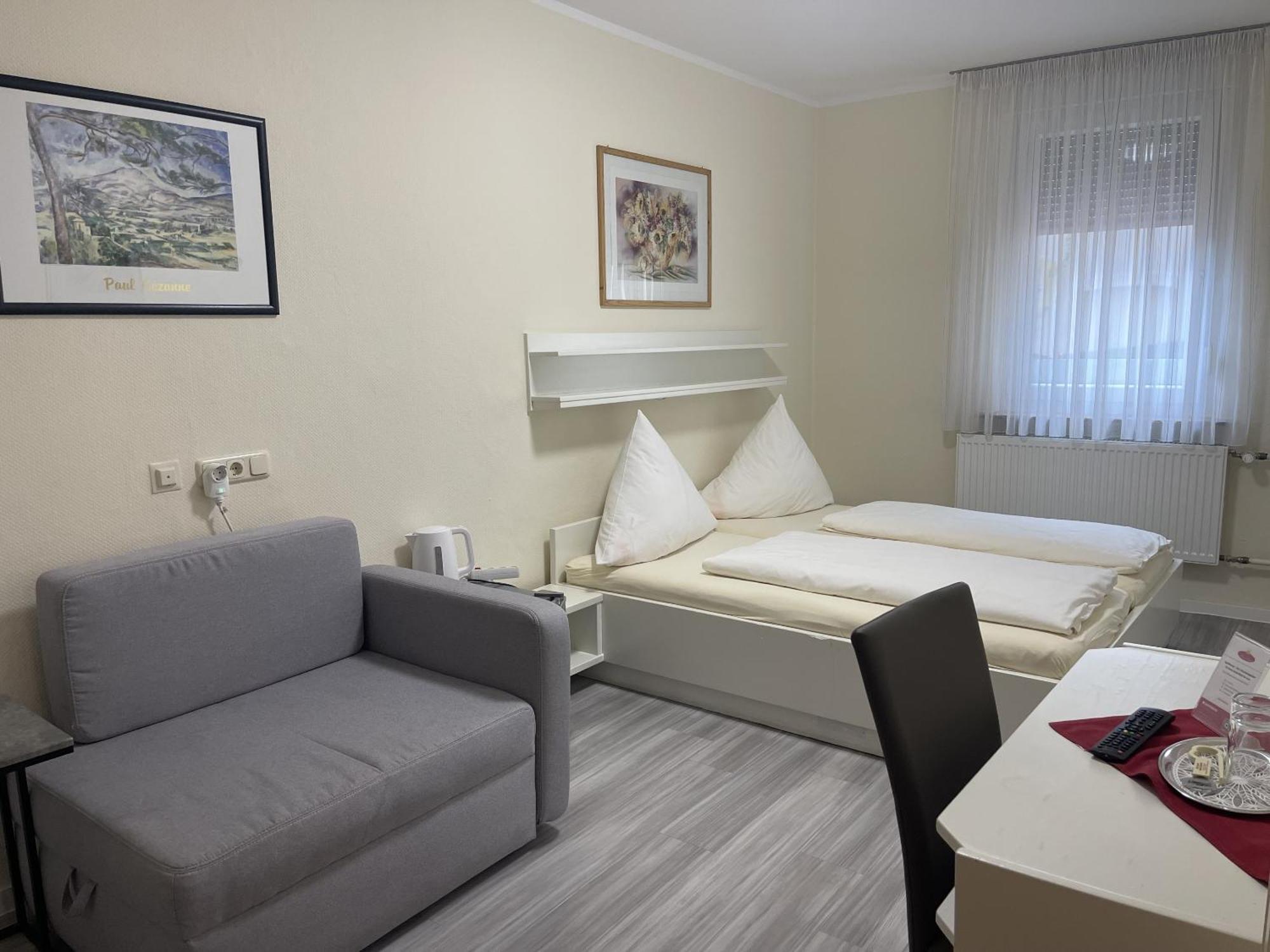 Hotel Koenig Humbert Erlangen Extérieur photo