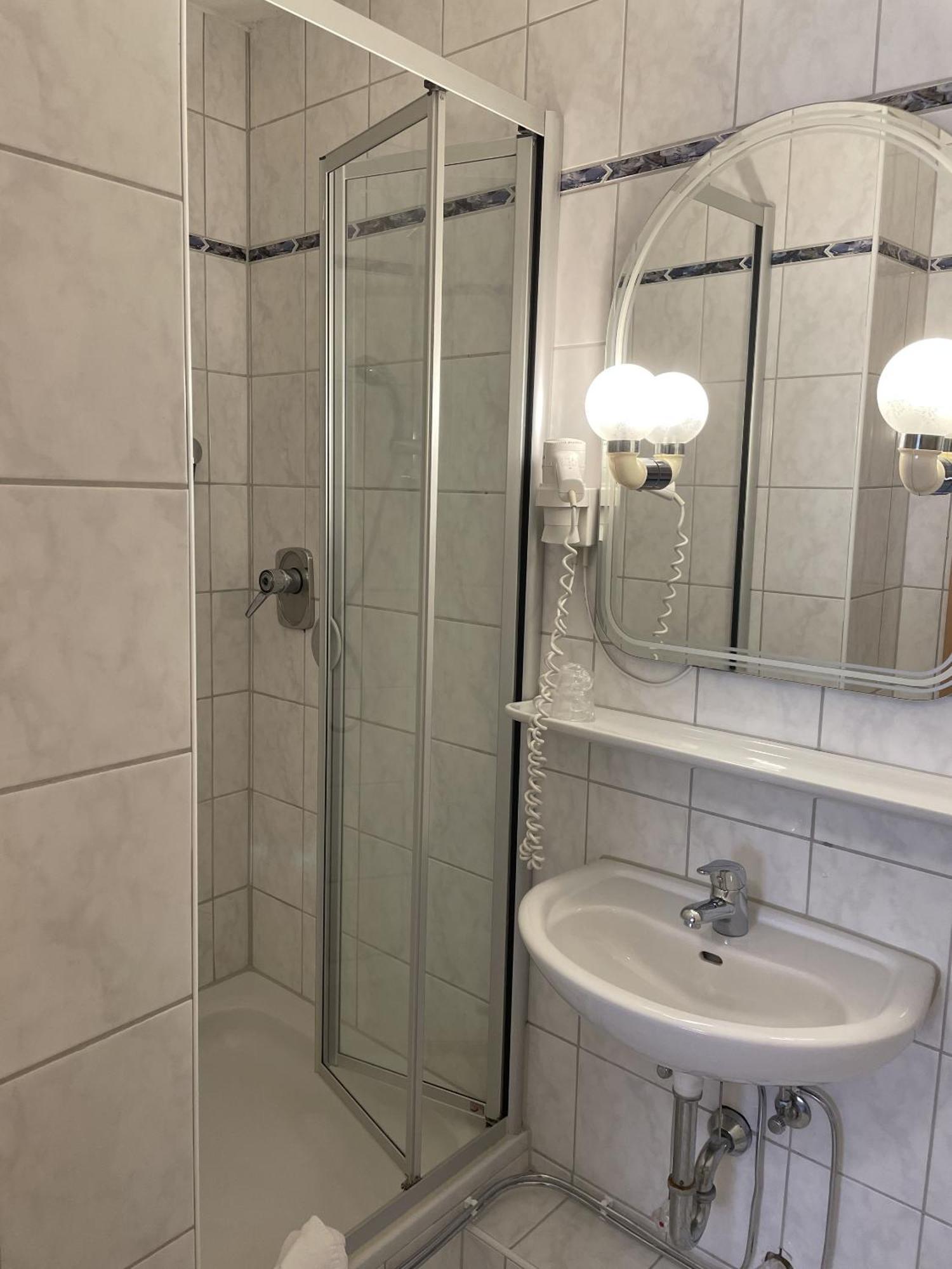 Hotel Koenig Humbert Erlangen Chambre photo